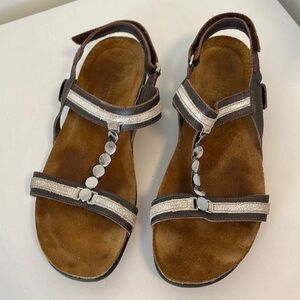 Naot Leather T-Strap Sandals, Size 39